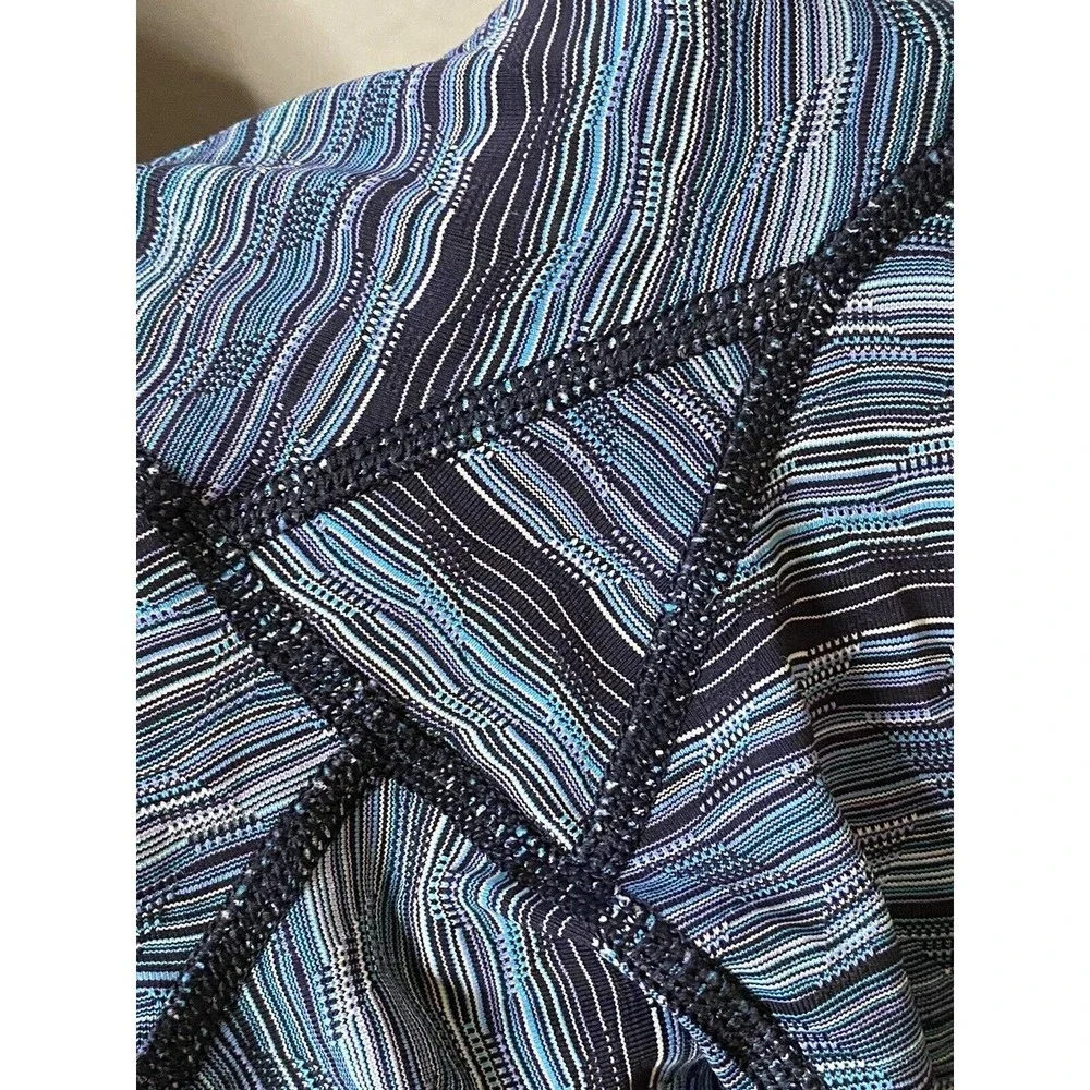 Lululemon Womens Black Aqua Stripe Cropped Leggings Yoga‎ Workout Size 6
